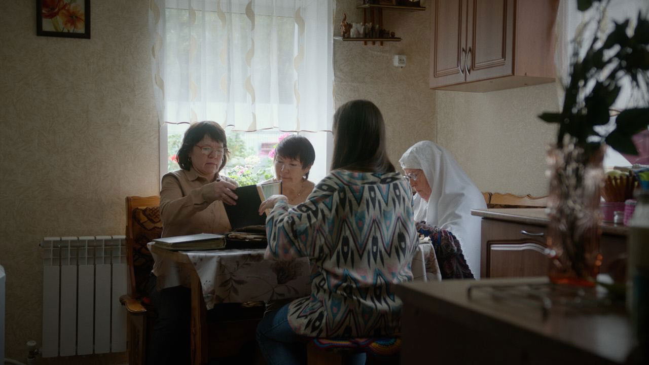 Gingerbread for Her Dad backdrop
