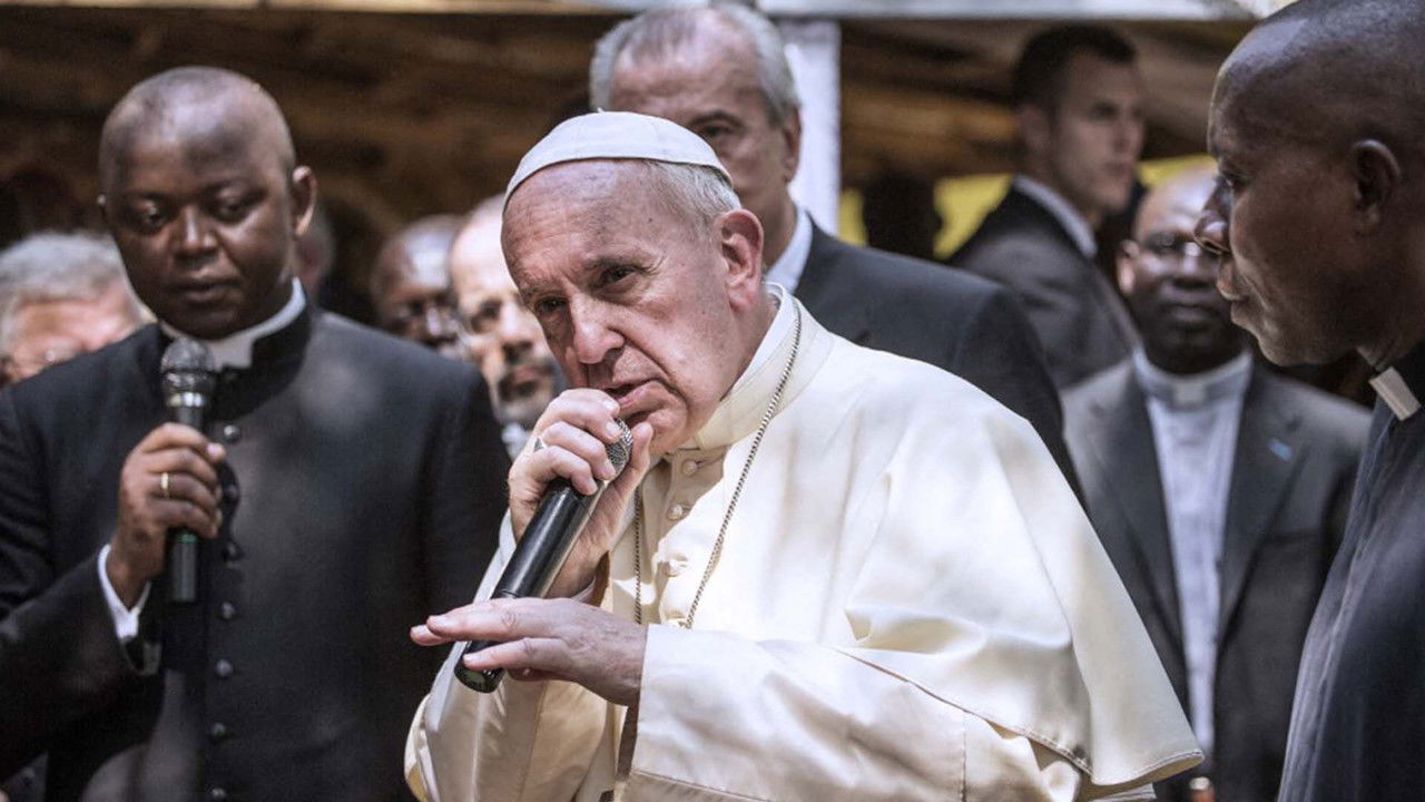 La révolution selon François backdrop