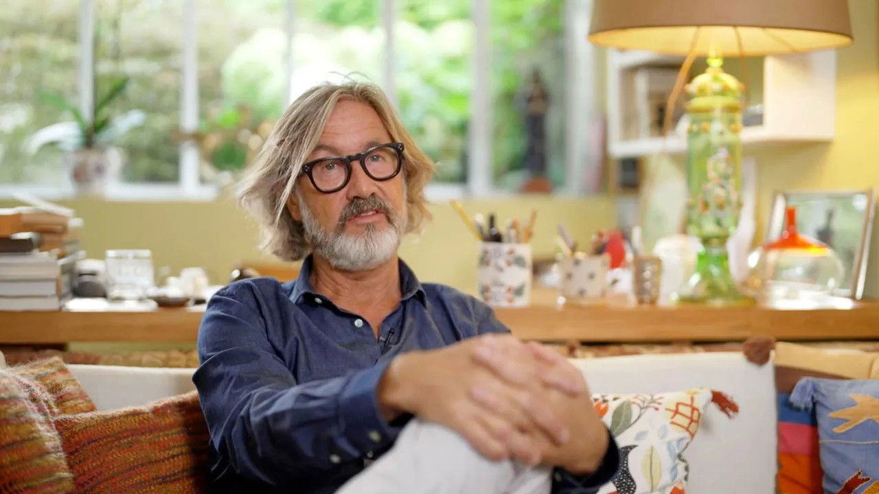 Une histoire extraordinaire backdrop