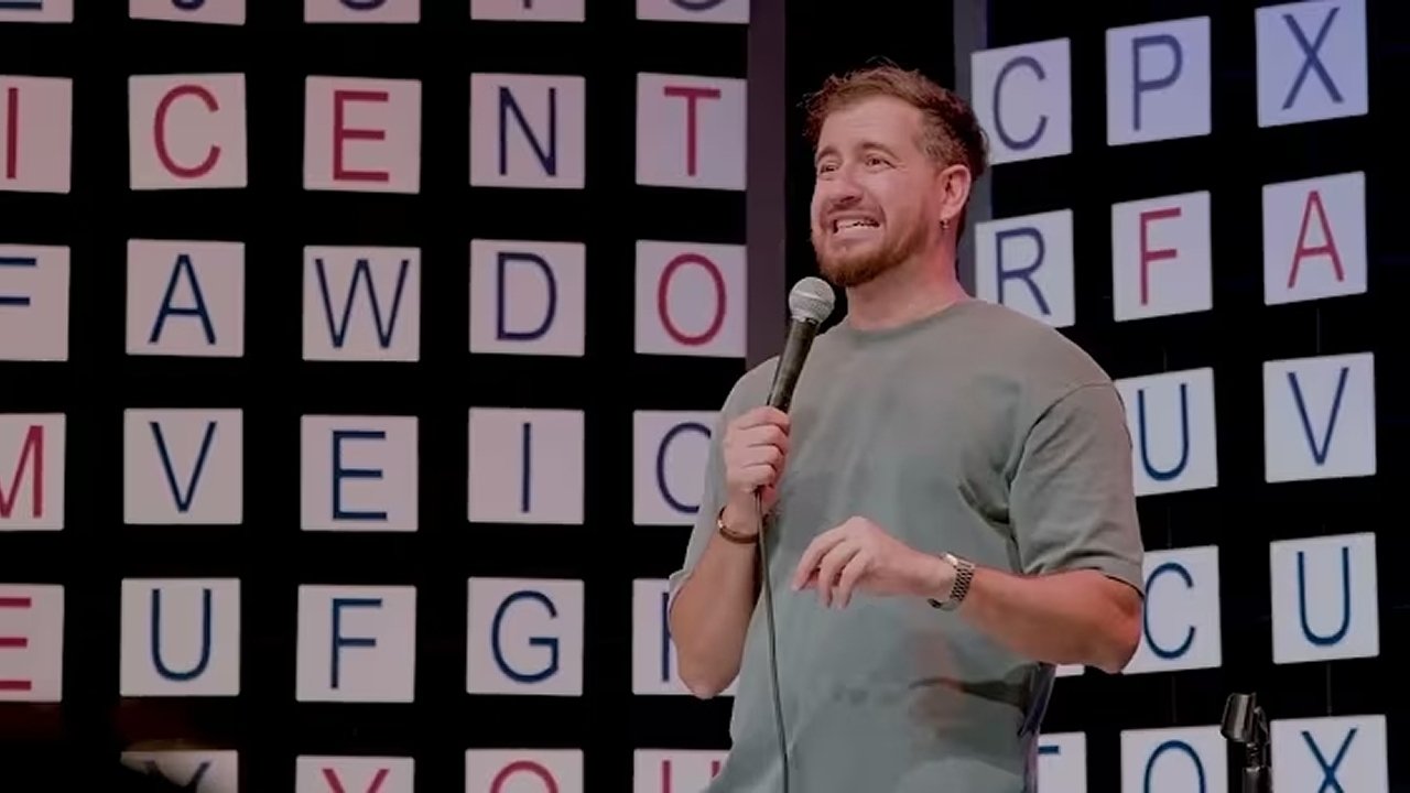 Afonso Padilha: Bilíngue Não Praticante backdrop