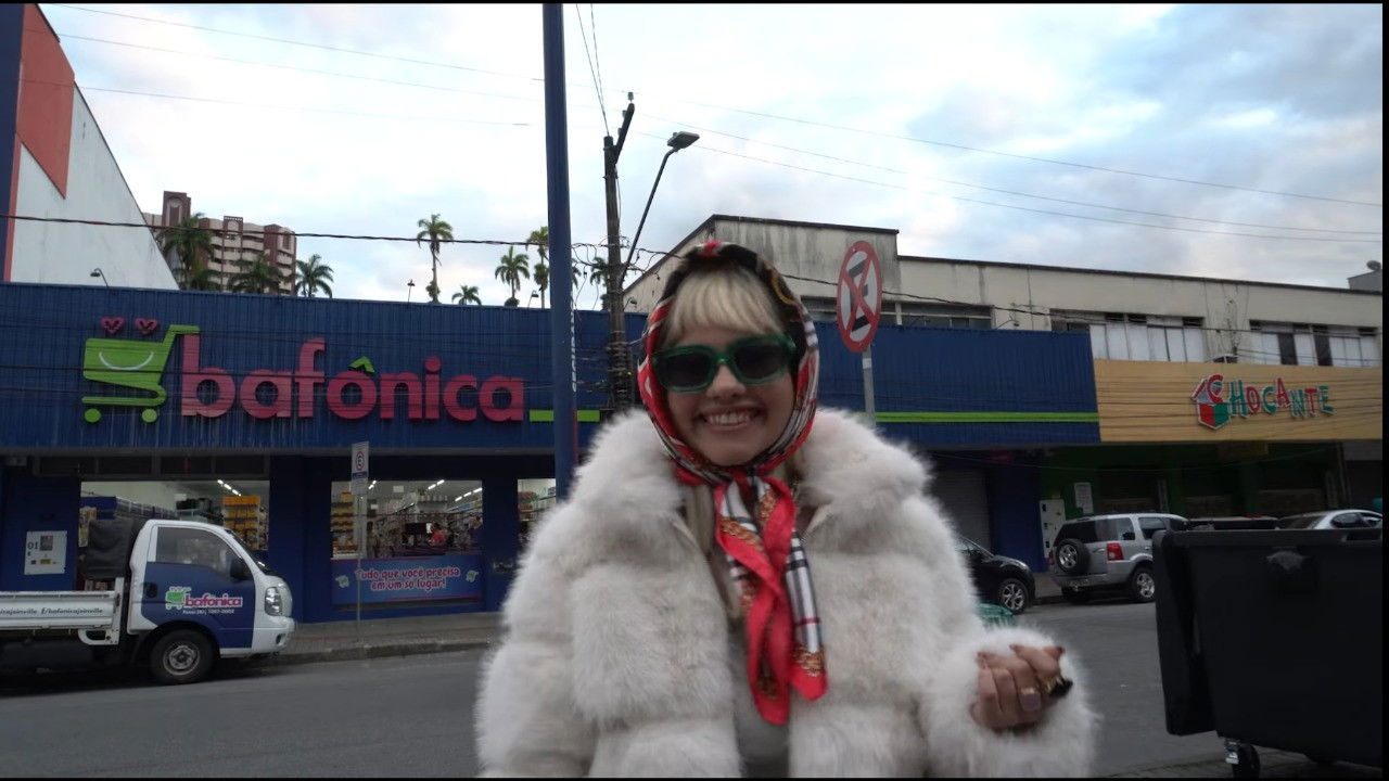 Vanessa Bombástica: Muito Mais Que Selvagem - EP2: Backstage backdrop