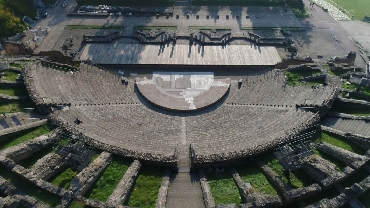 Lyon, au cœur de la cité antique backdrop