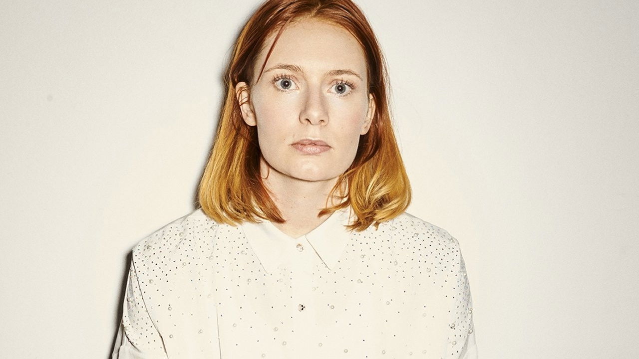 Annika Aakjær - ENEBARN backdrop