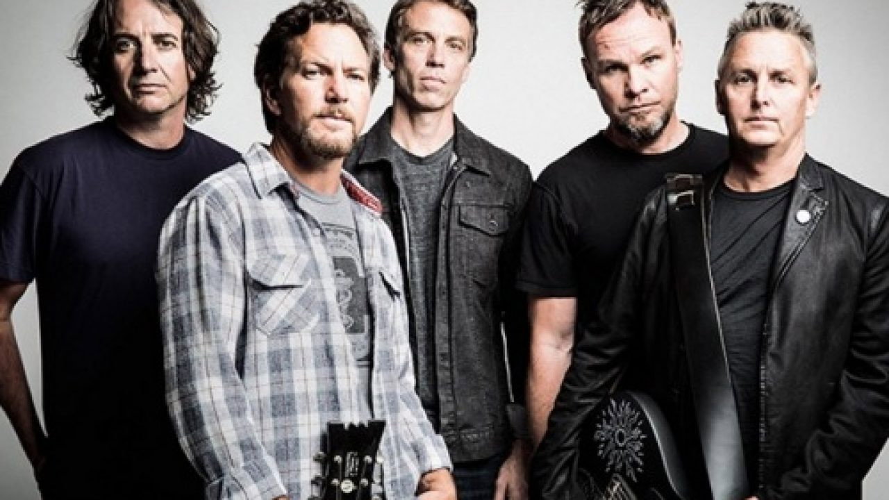 Pearl Jam: The Fans Are Alright backdrop
