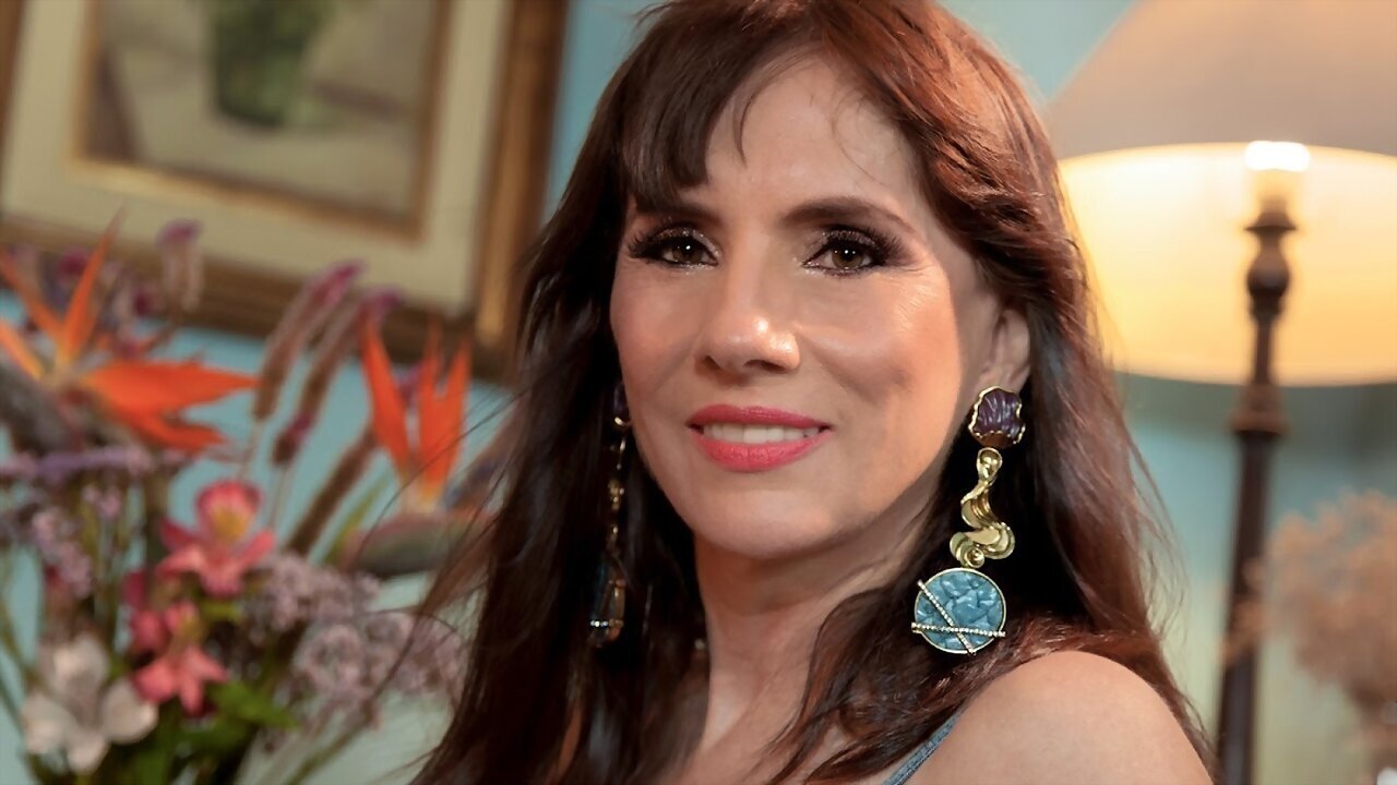 Belinda dos Orixás na Praia dos Desejos backdrop