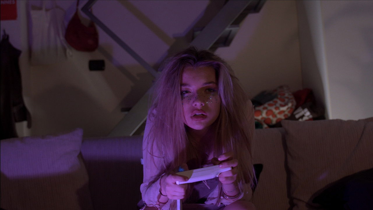 Complètement Cintré backdrop