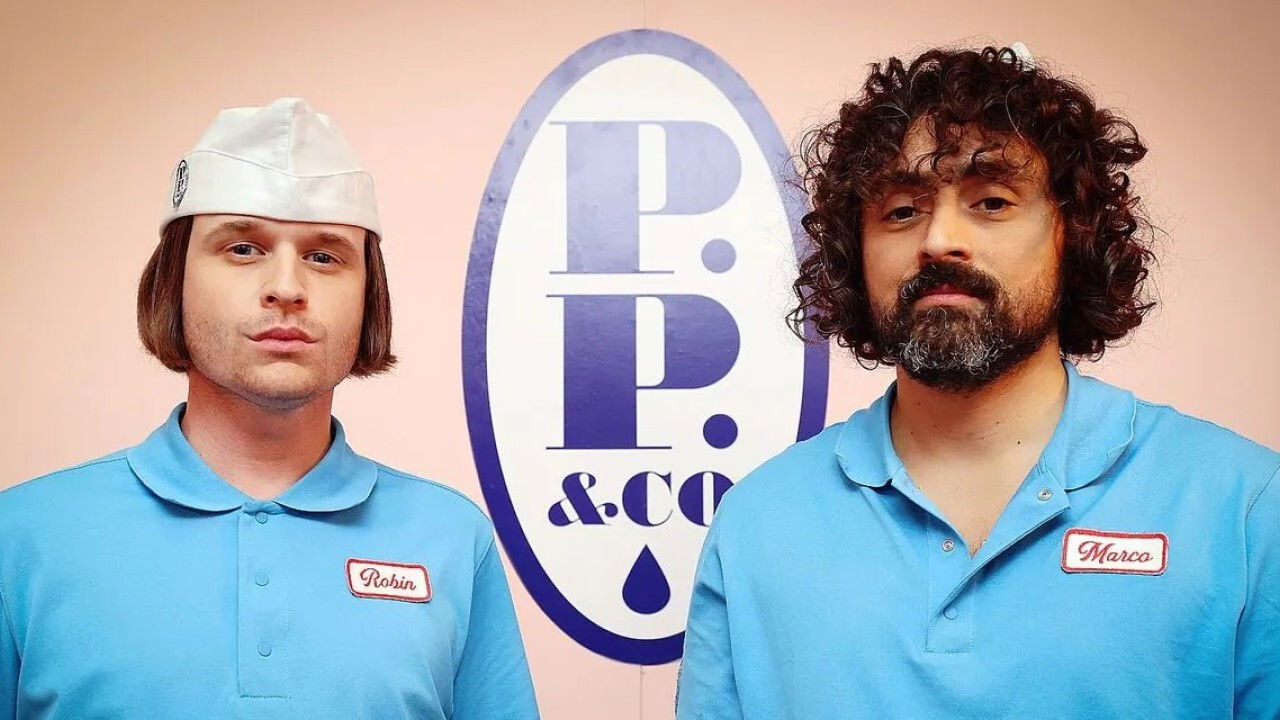 Messieurs Pipi backdrop