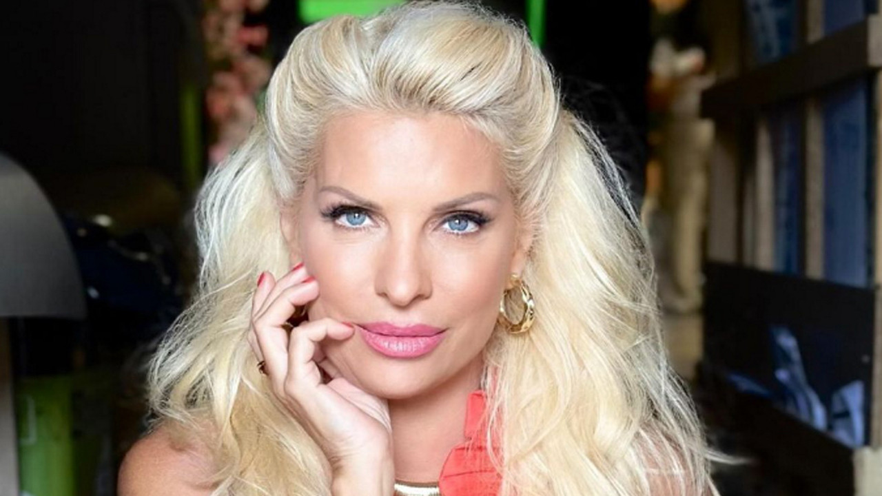 Καφές με την Ελένη backdrop