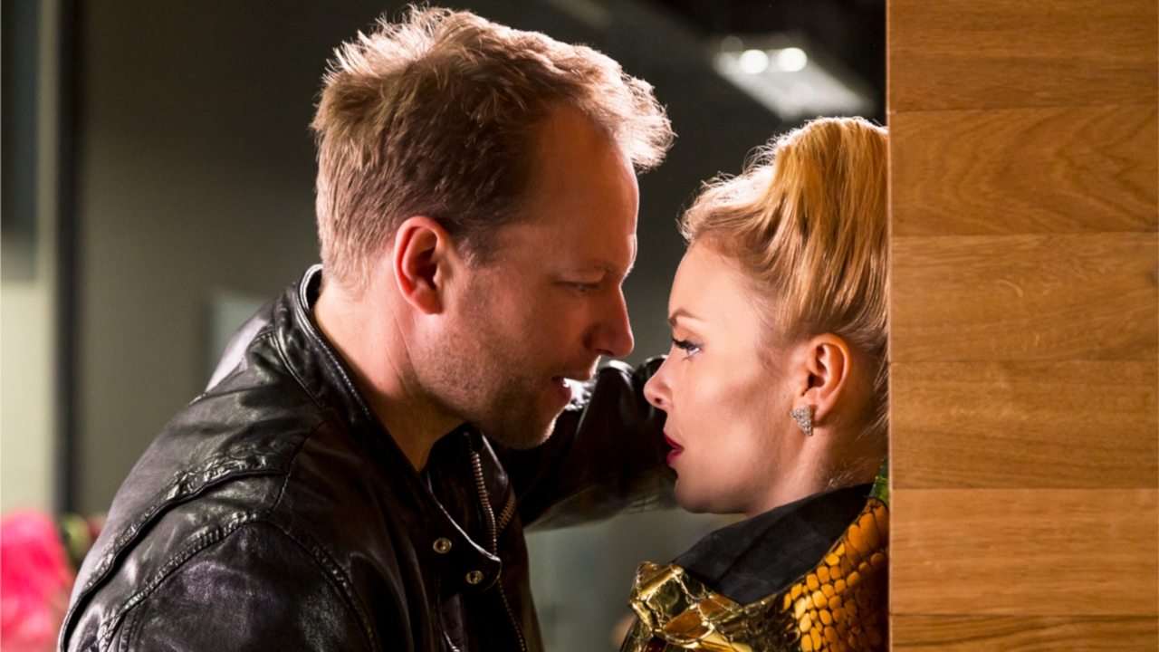 Planet Single 2 backdrop