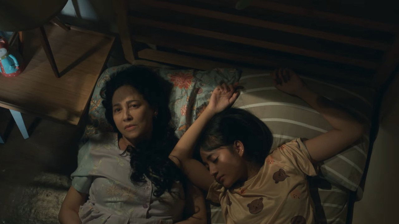 Senin Harga Naik backdrop