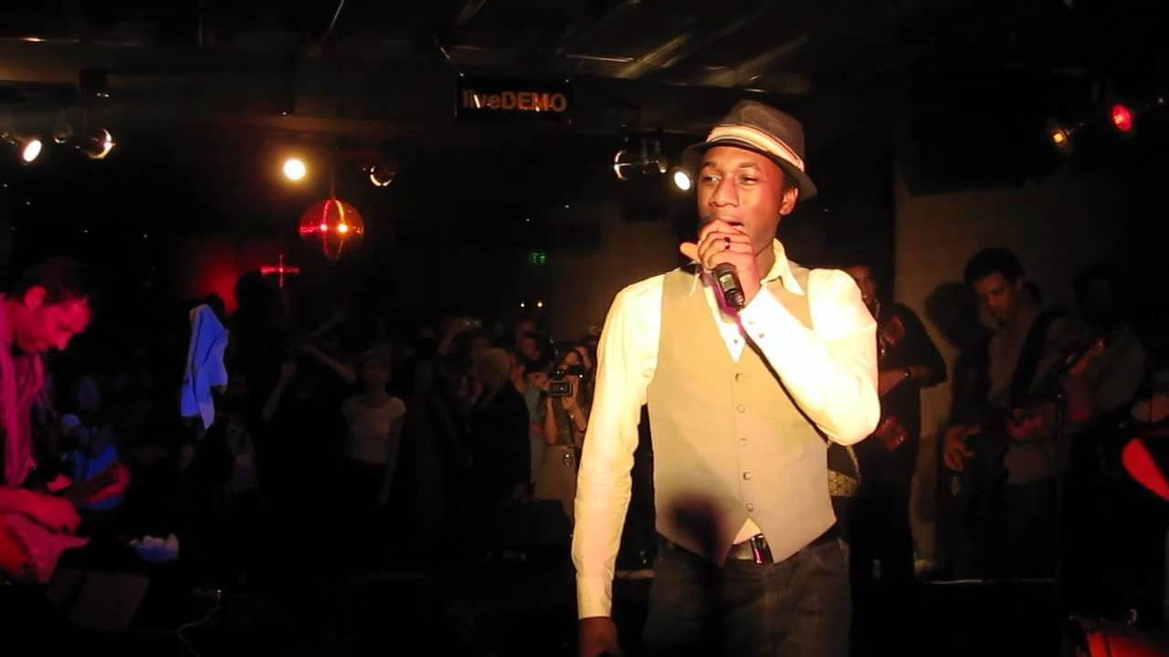 Aloe Blacc - Berlin Live backdrop
