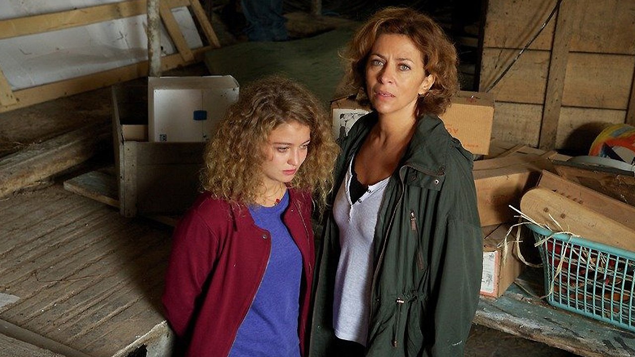 Julia's Curse backdrop