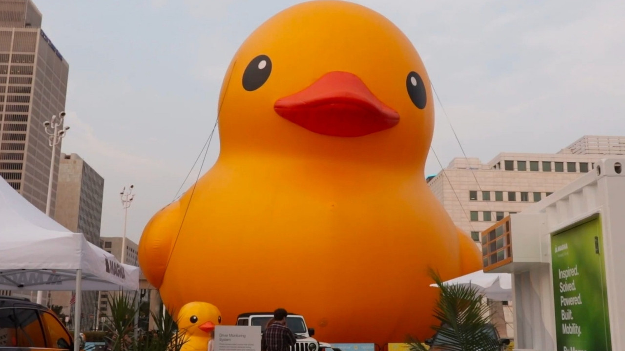 j'adore --- DETROIT backdrop