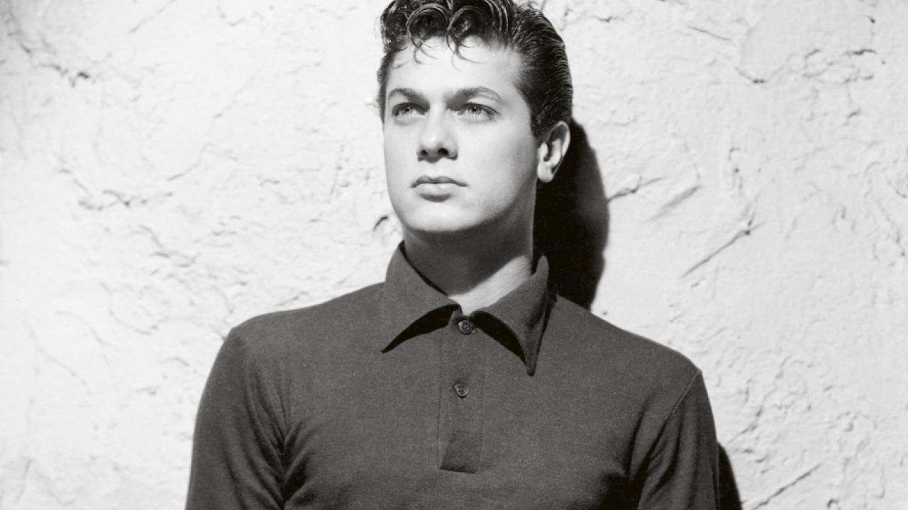 Tony Curtis: Driven to Stardom backdrop