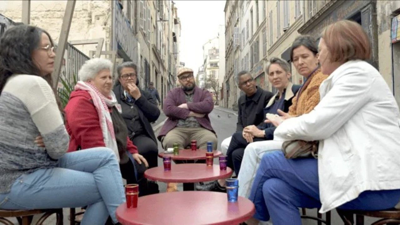 La dent creuse backdrop