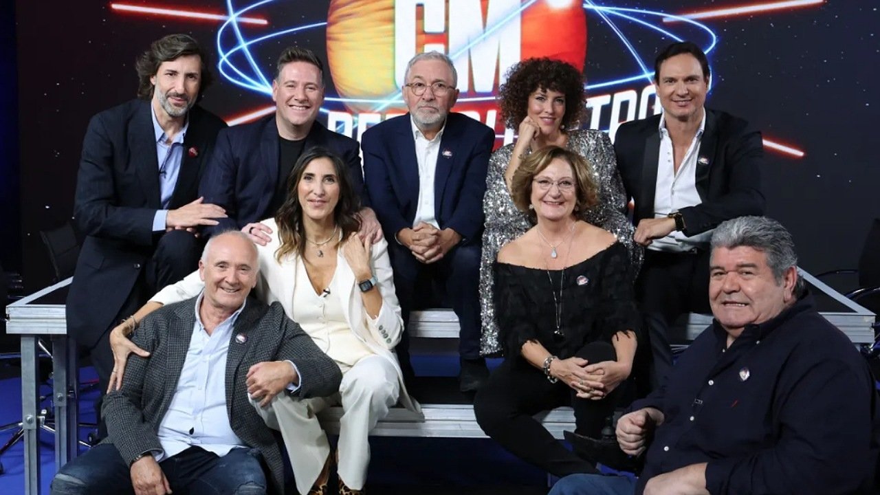 Crónicas Marcianas: El Reencuentro backdrop