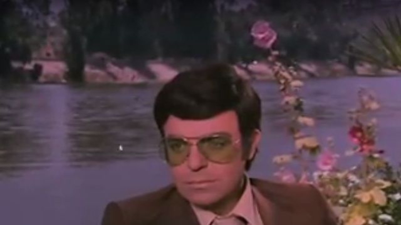 عذراء .. ولكن backdrop