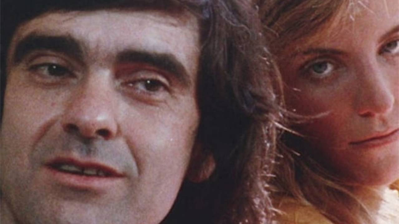 Les Deux mémoires backdrop