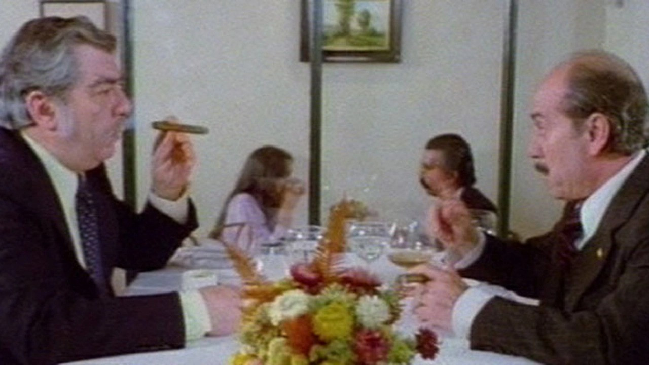 El fascista, doña Pura y el follón de la escultura backdrop