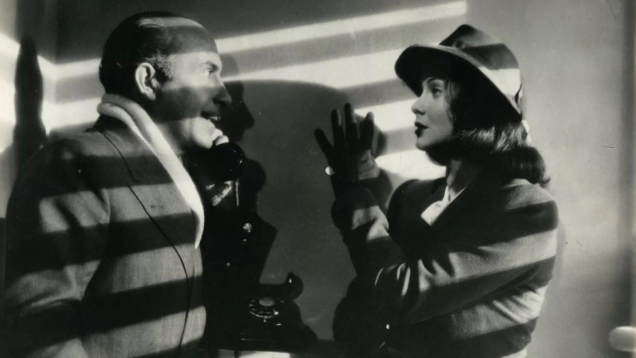 Mille lire al mese backdrop