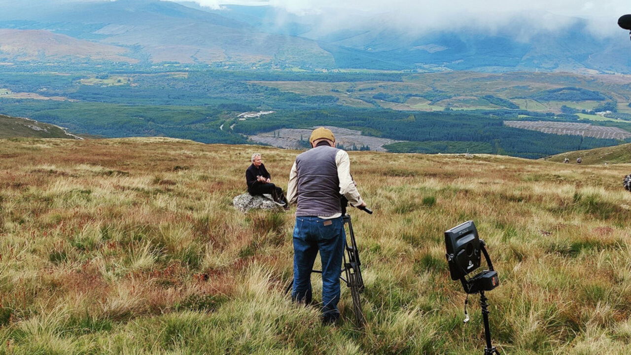 Toms Scotland backdrop