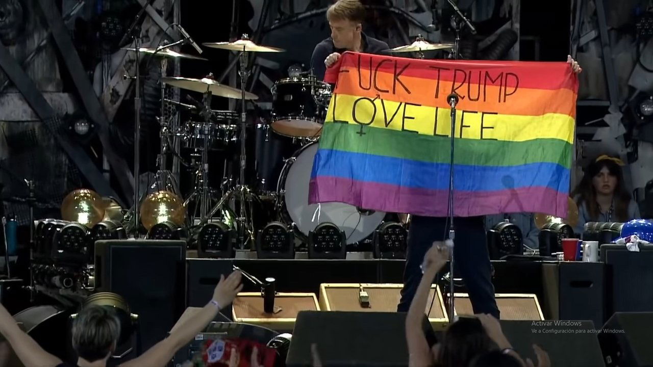 Pearl Jam - Rome 2018 backdrop