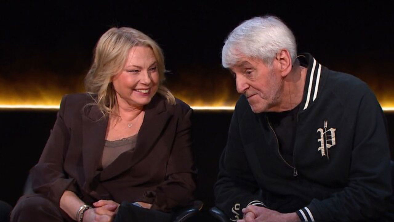 Malou möter Helena Bergström backdrop