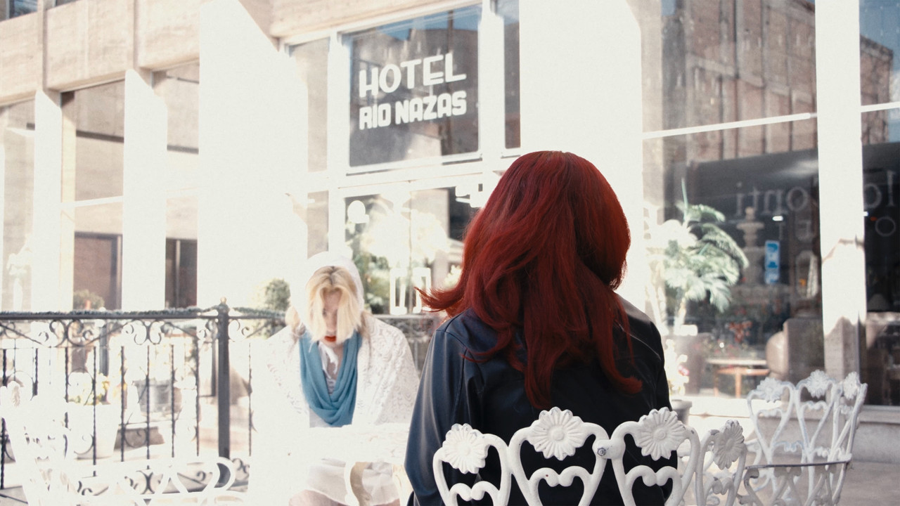 DIVINO LLANO backdrop