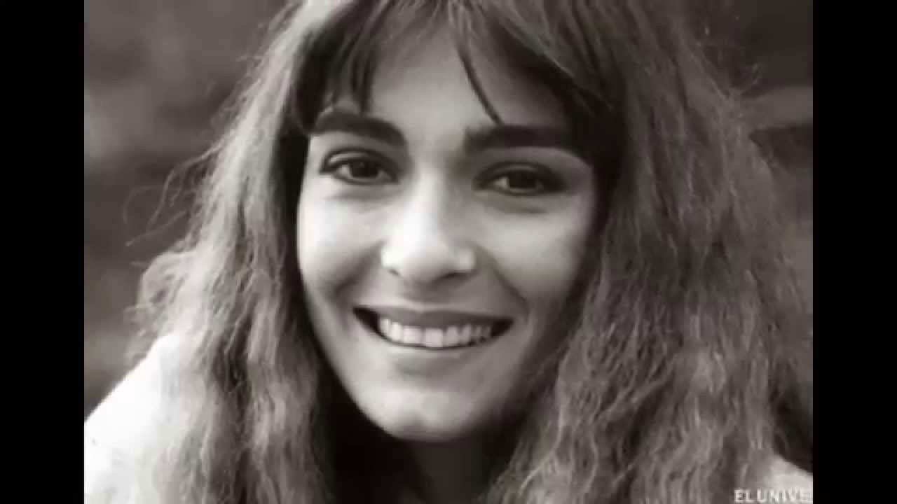 Ligia Elena backdrop