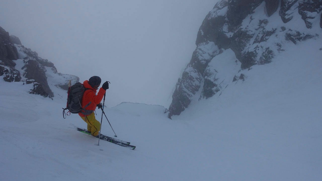 Le traversiadi. Cinque viaggi (più uno) con gli sci al limite delle Orobie backdrop