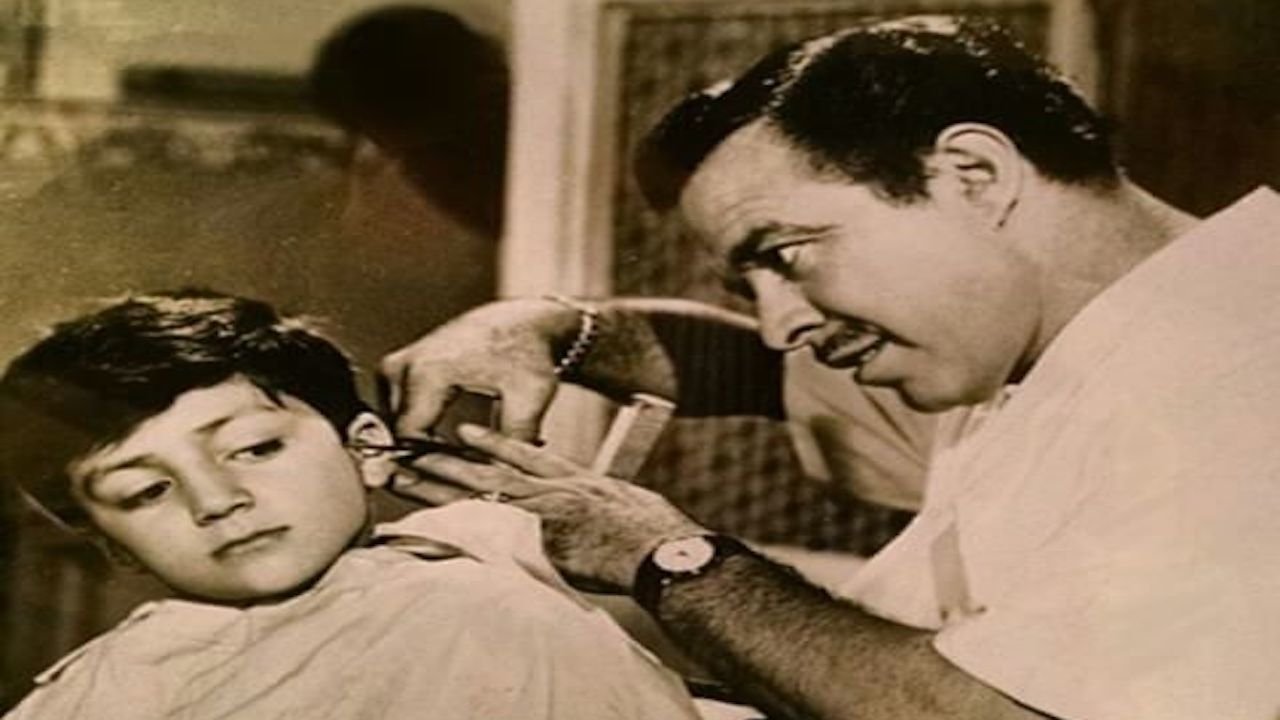 La tijera de oro backdrop