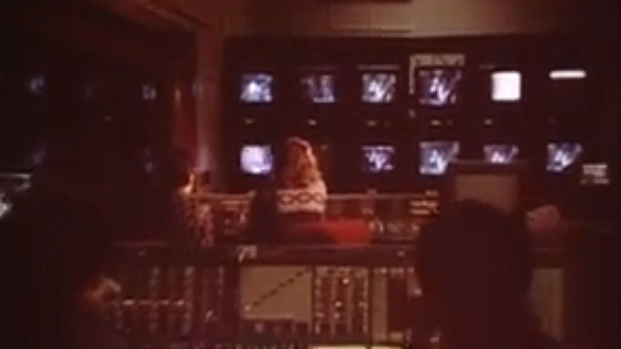 Mitki in Europe, Yolly-pally backdrop