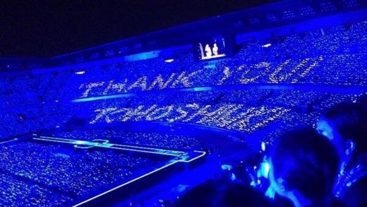 TVXQ! LIVE TOUR 2013 ~TIME~ FINAL in NISSAN STADIUM backdrop