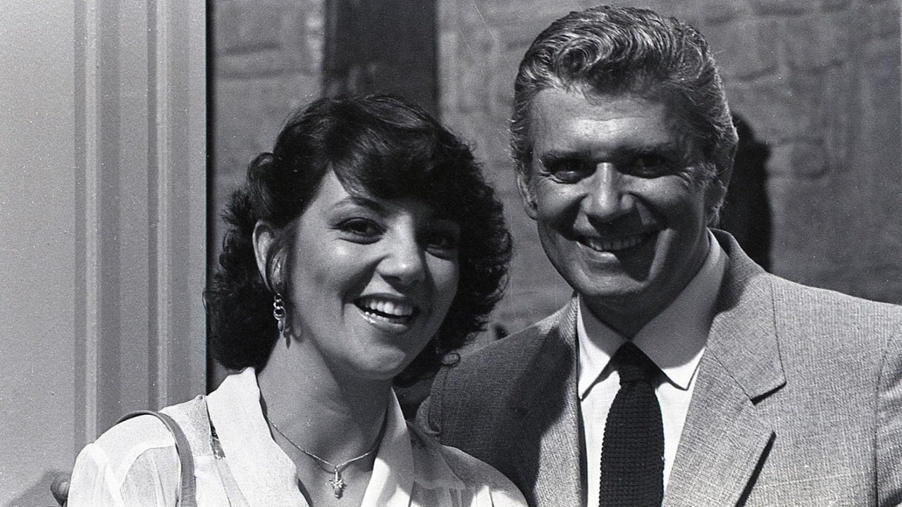 Acorrentada backdrop