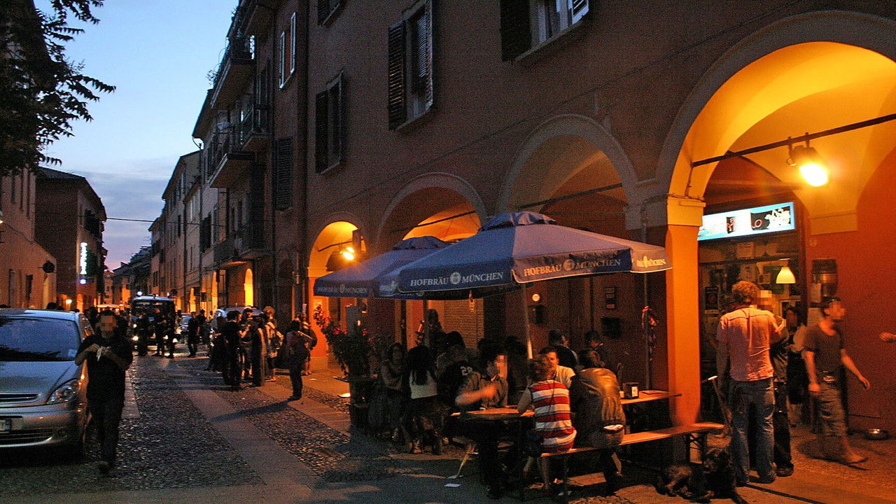 Paris, Dabar backdrop