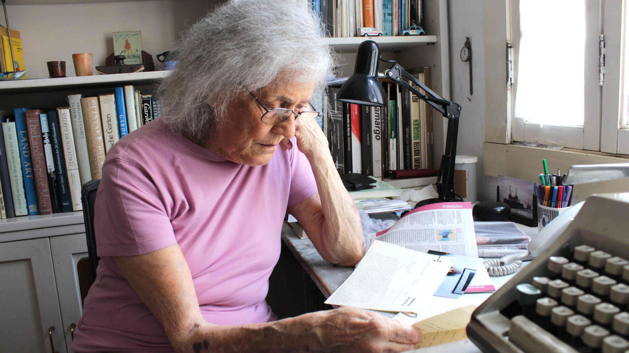 As Cores e Amores de Lore backdrop