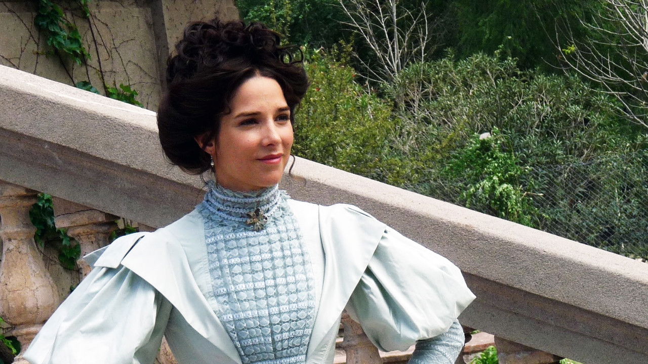 La patria equivocada backdrop