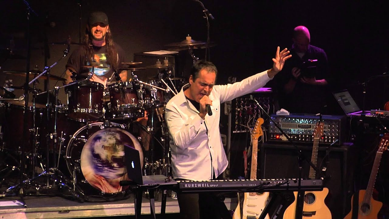 Neal Morse: Live Momentum backdrop
