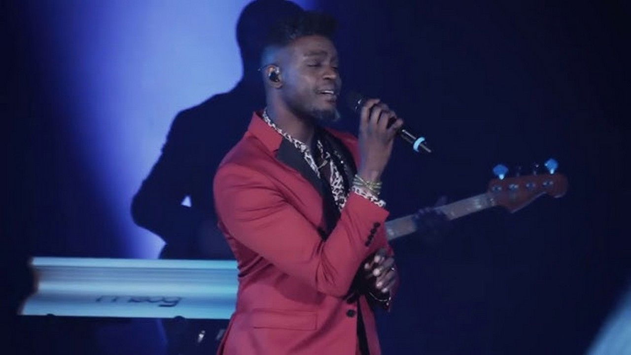 Corneille à la Cigale backdrop