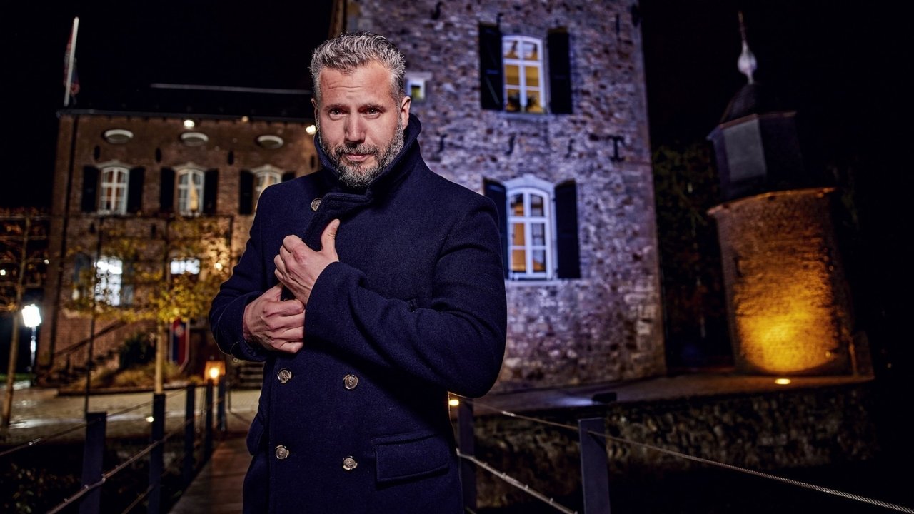 De Verraders backdrop