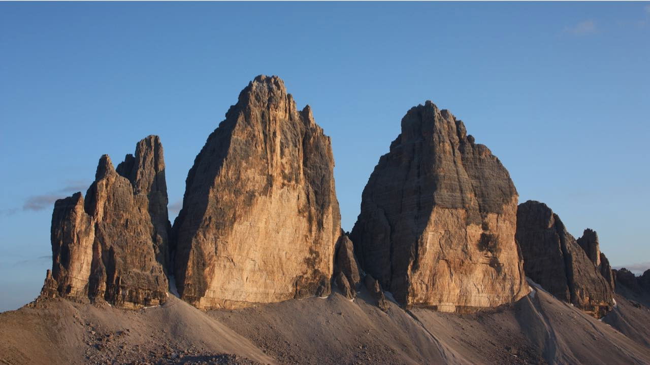 Im Banne der Drei Zinnen Teil 1 "Faszinierende Bergtouren im Herzen der Sextener Dolomiten" backdrop