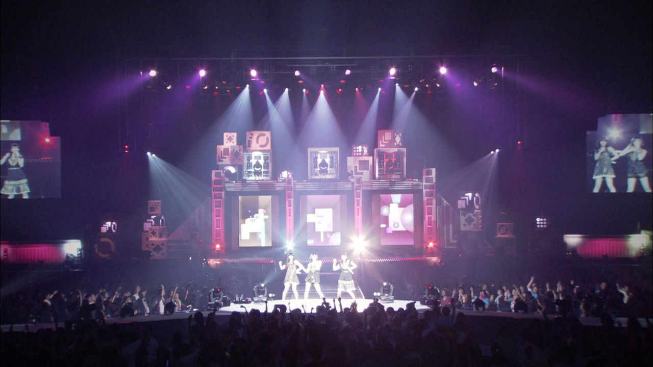 Perfume - Chokkaku Nitouhen Sankakkei Tour backdrop
