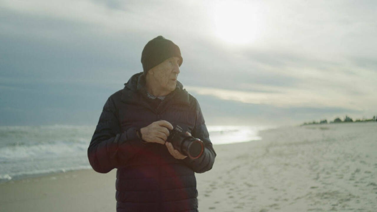 Dear Memories: A Journey with Magnum Photographer Thomas Hoepker backdrop