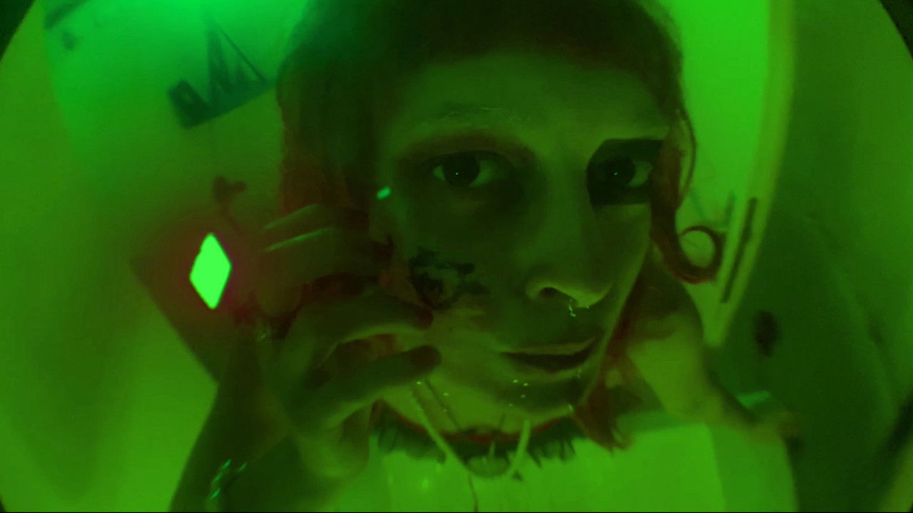 MAMANESTCAMÉE backdrop