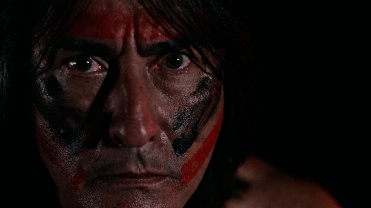 Estranhas Cotoveladas backdrop