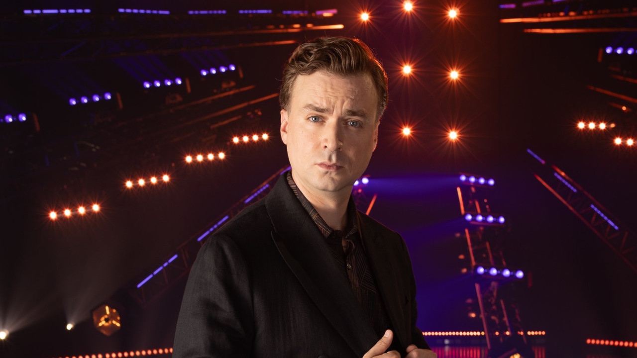 Sous le spot backdrop