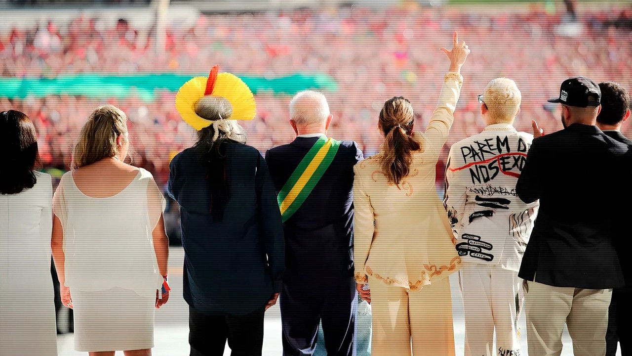 Déjà Vu - O Primeiro Ano do "Novo" Governo Lula backdrop