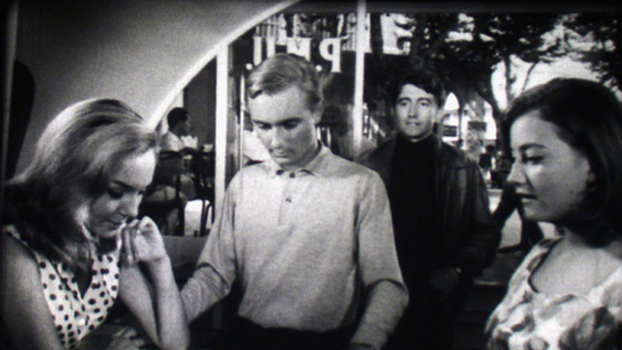 Le Train Bleu s'arrête 13 fois backdrop