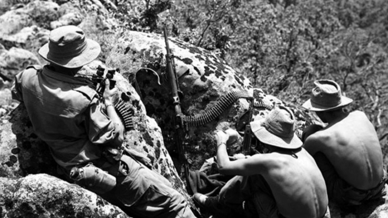 Les appelés de la guerre d’Algérie, un si long silence backdrop