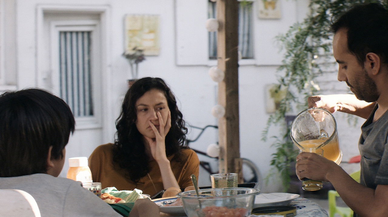 La taza rota backdrop